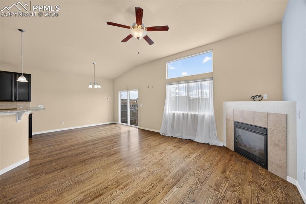 Image 21 of 49: Family Room