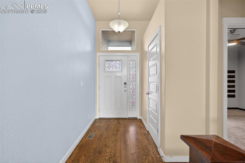 Image 4 of 49: Entrance Foyer