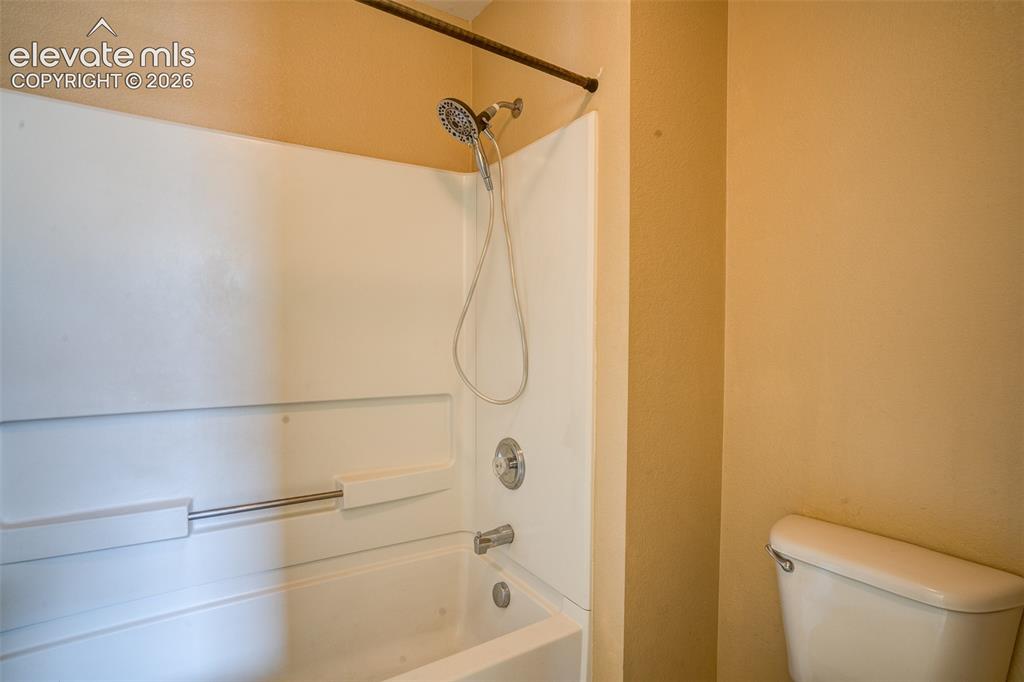 Image 12 of 16: Bathroom