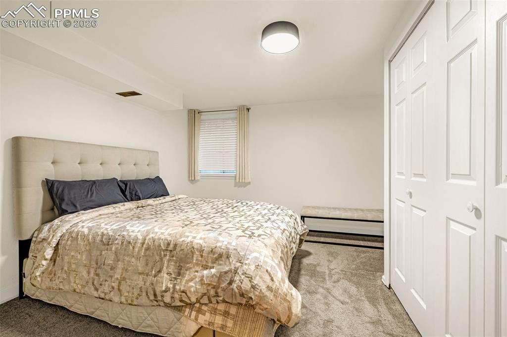 Image 15 of 23: Bedroom