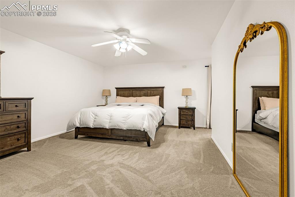 Image 9 of 23: Bedroom