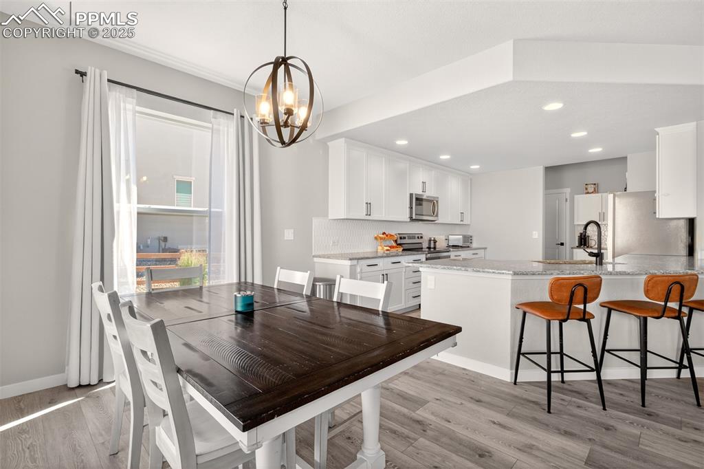Image 11 of 47: Breakfast Area