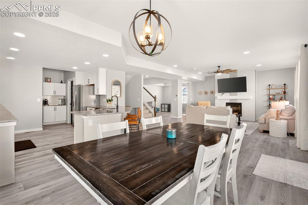 Image 12 of 47: Breakfast Area