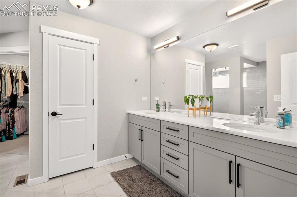 Image 22 of 47: Master Bathroom