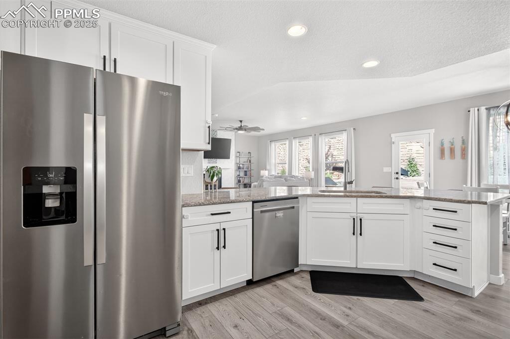 Image 8 of 47: Kitchen