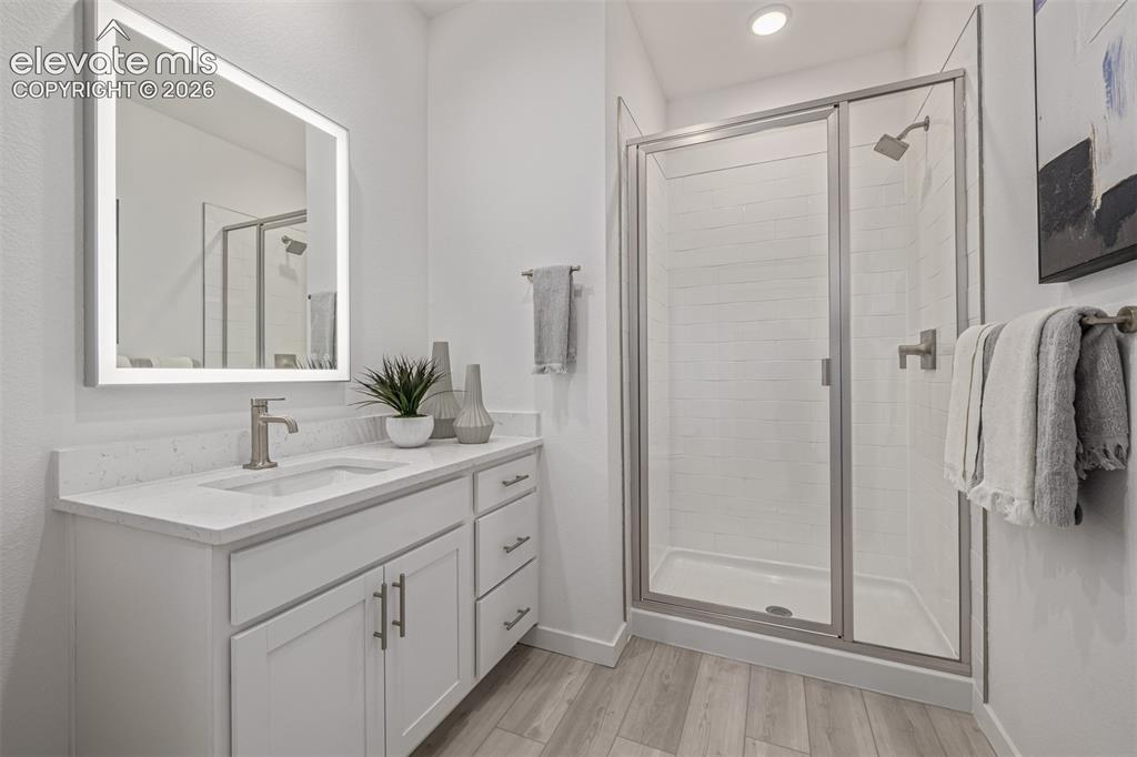 Image 18 of 27: Bathroom