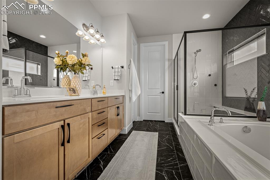 Image 15 of 37: Bathroom