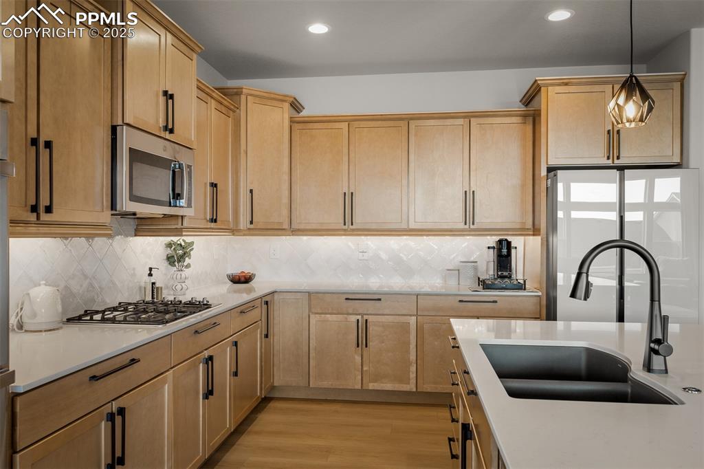 Image 6 of 37: Kitchen