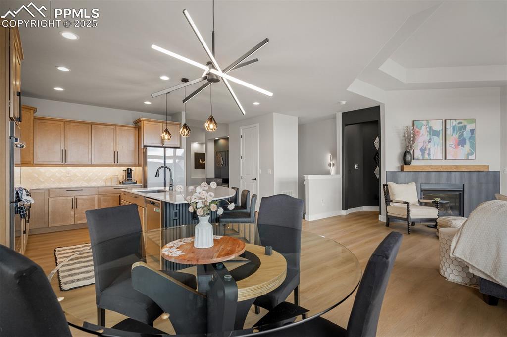 Image 9 of 37: Dining Area