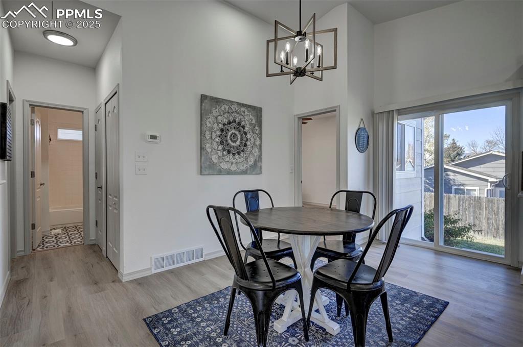 Image 11 of 48: Dining Area