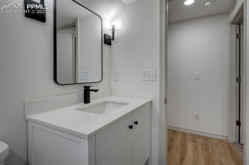 Image 39 of 48: Bathroom