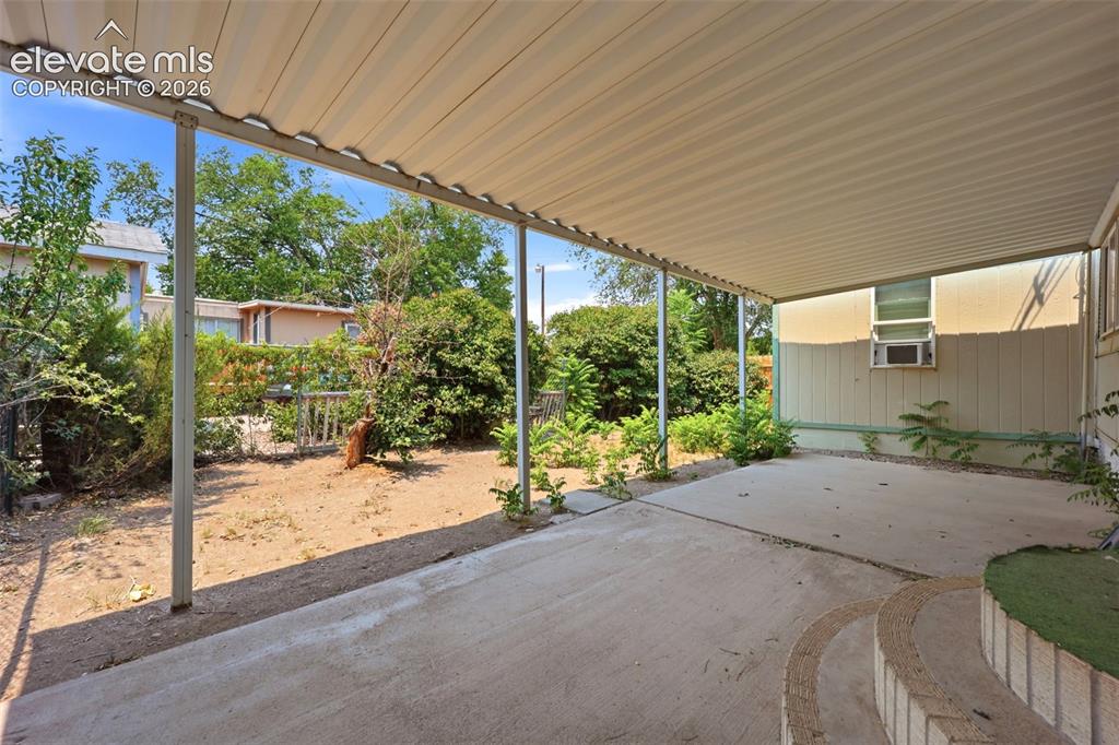 Image 9 of 50: Patio