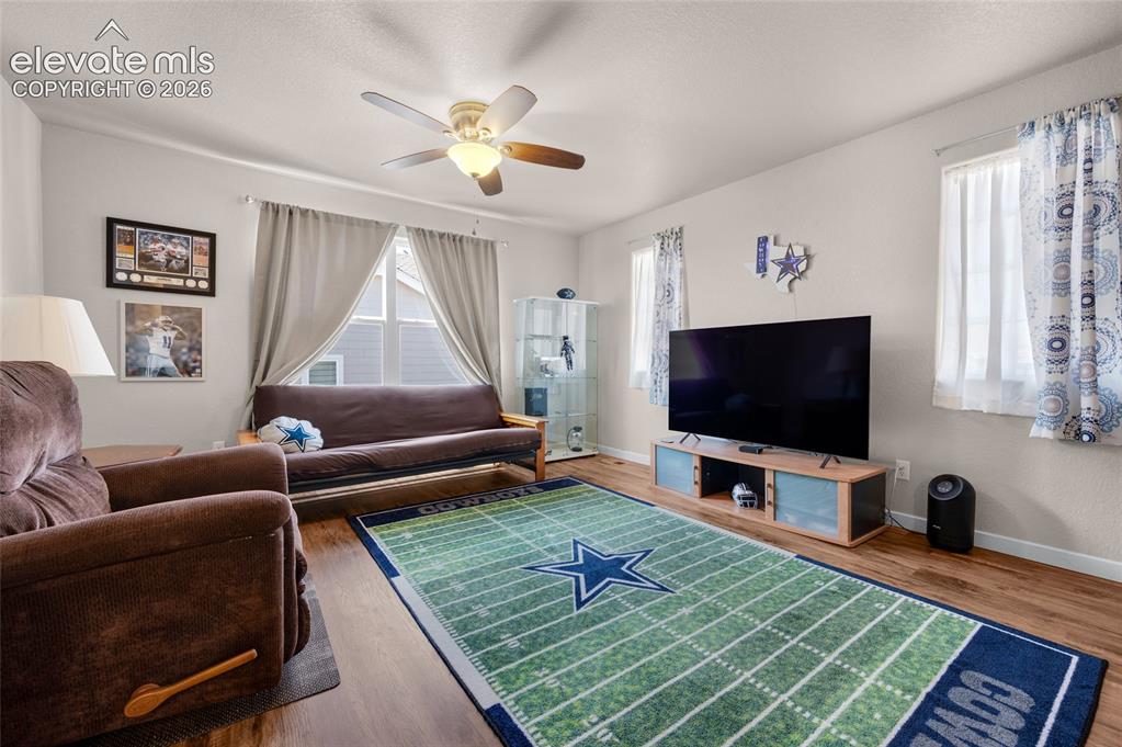 Image 17 of 47: Very spacious upstairs loft