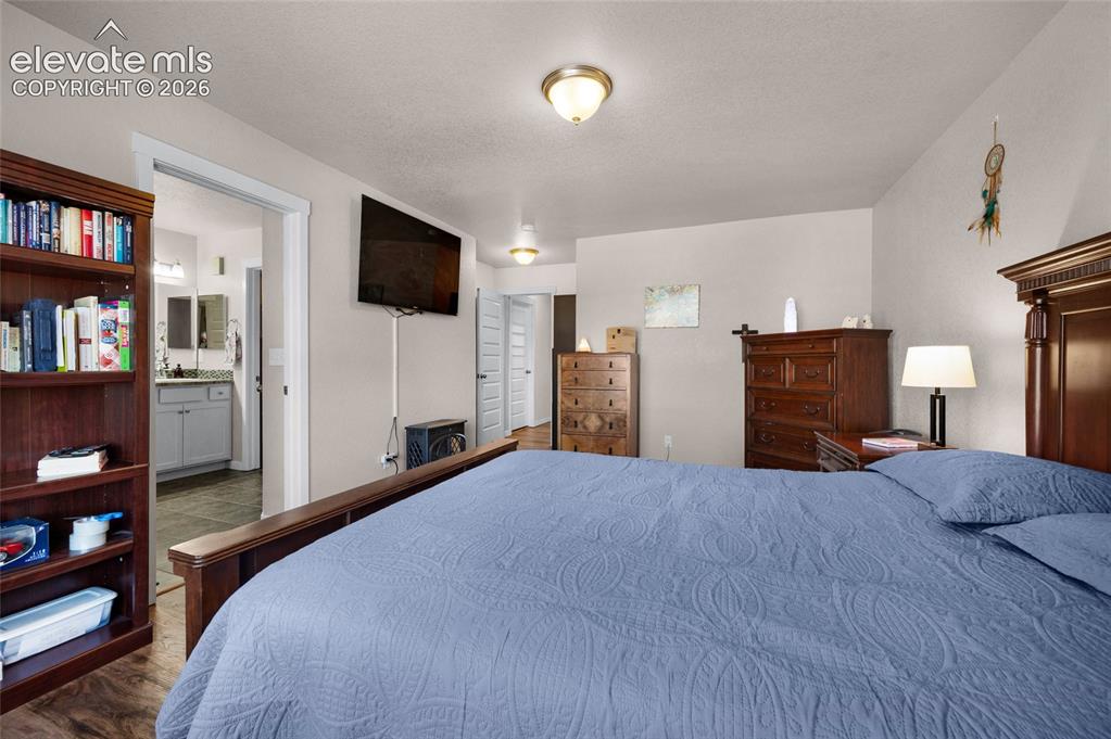 Image 21 of 47: Plenty of room for even large furniture