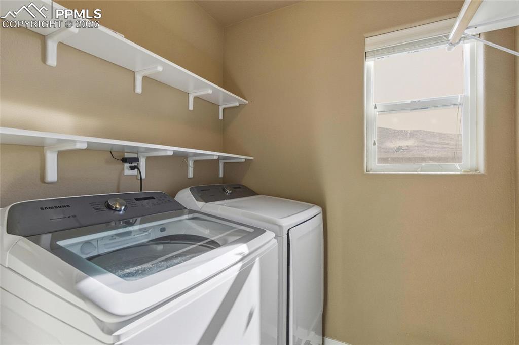 Image 9 of 28: Laundry