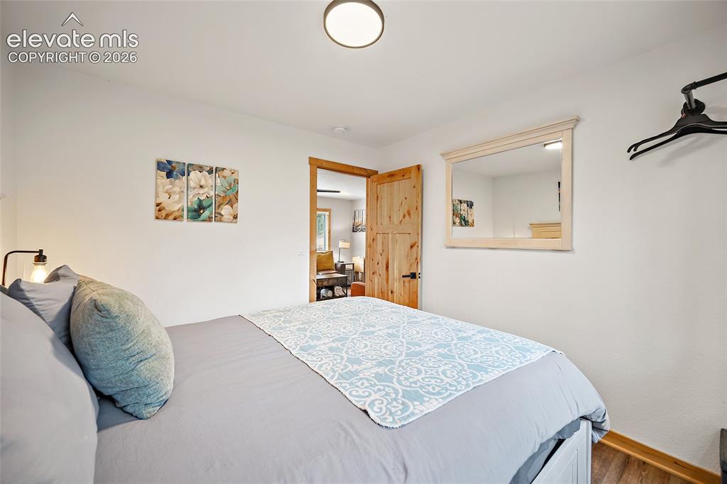 Image 10 of 27: Bedroom