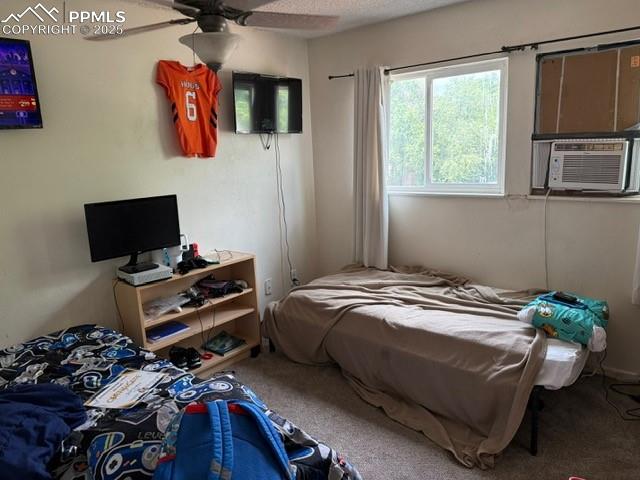 Image 11 of 15: Bedroom