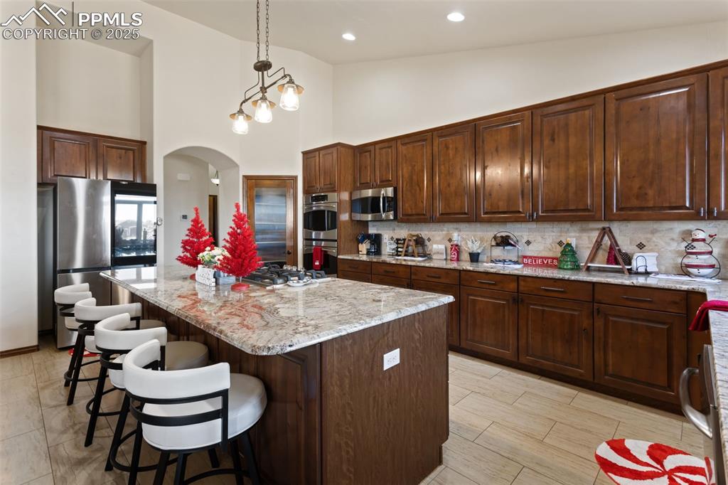 Image 14 of 50: Kitchen