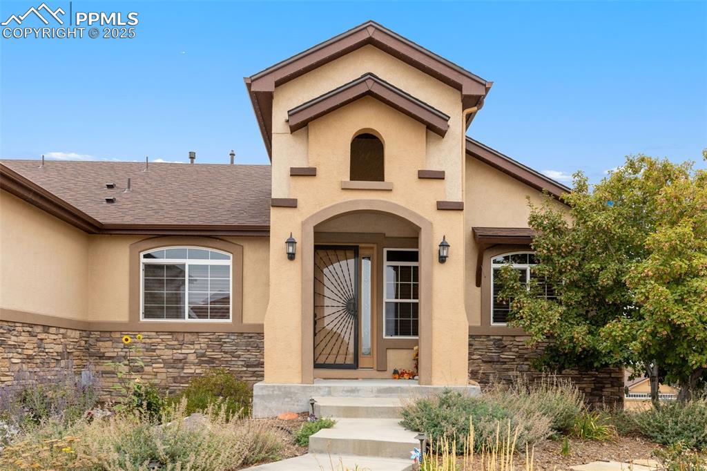 Image 2 of 50: Entry