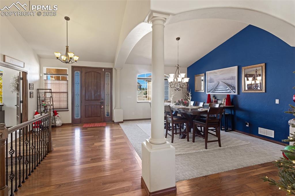 Image 8 of 50: Entry