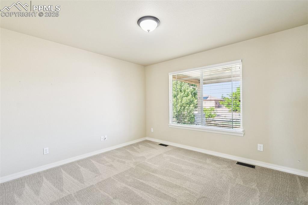Image 25 of 45: This would also make a great office with large closet.