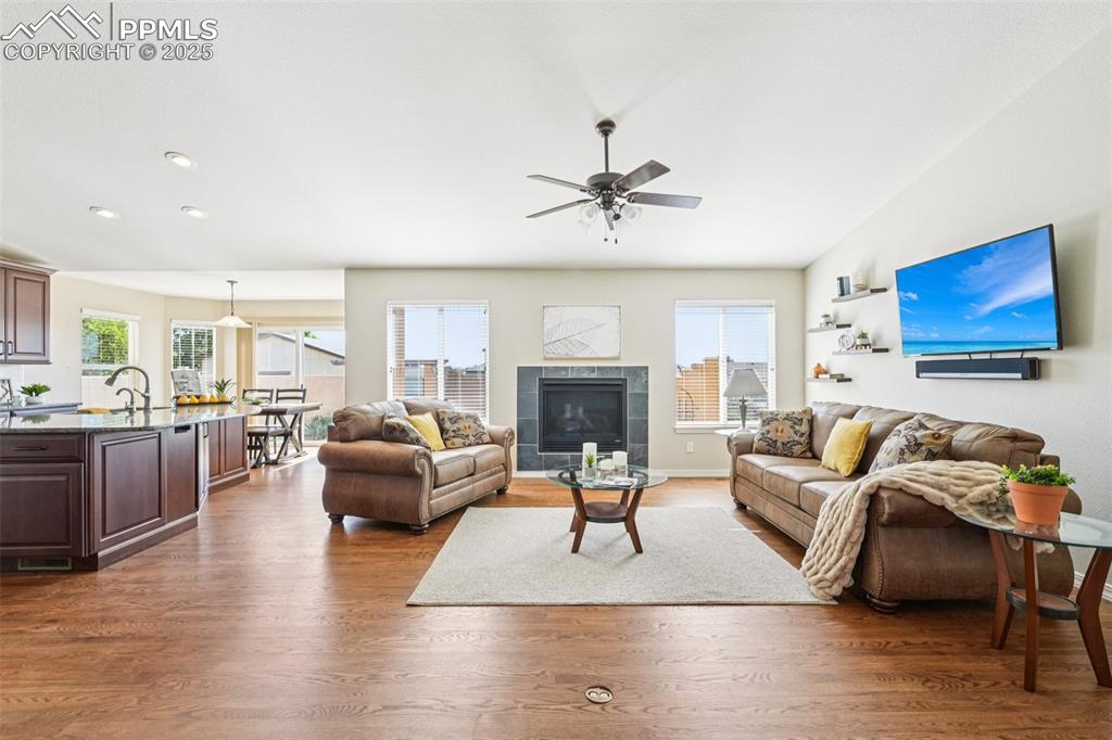 Image 7 of 45: Tons of light and flexible spaces make for a welcoming home.