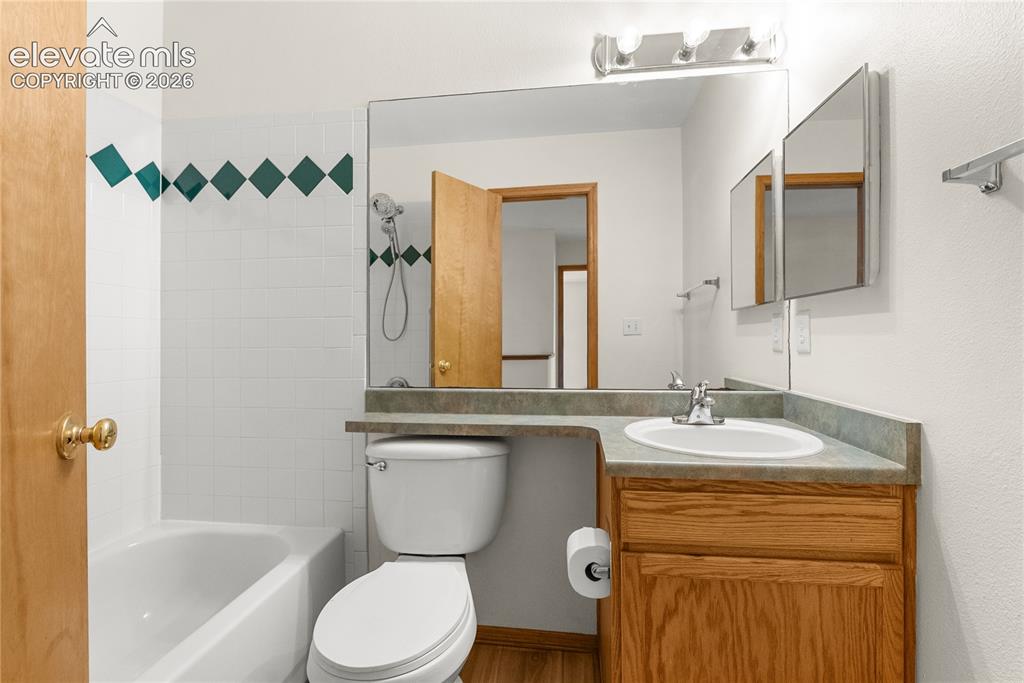 Image 13 of 45: Bathroom