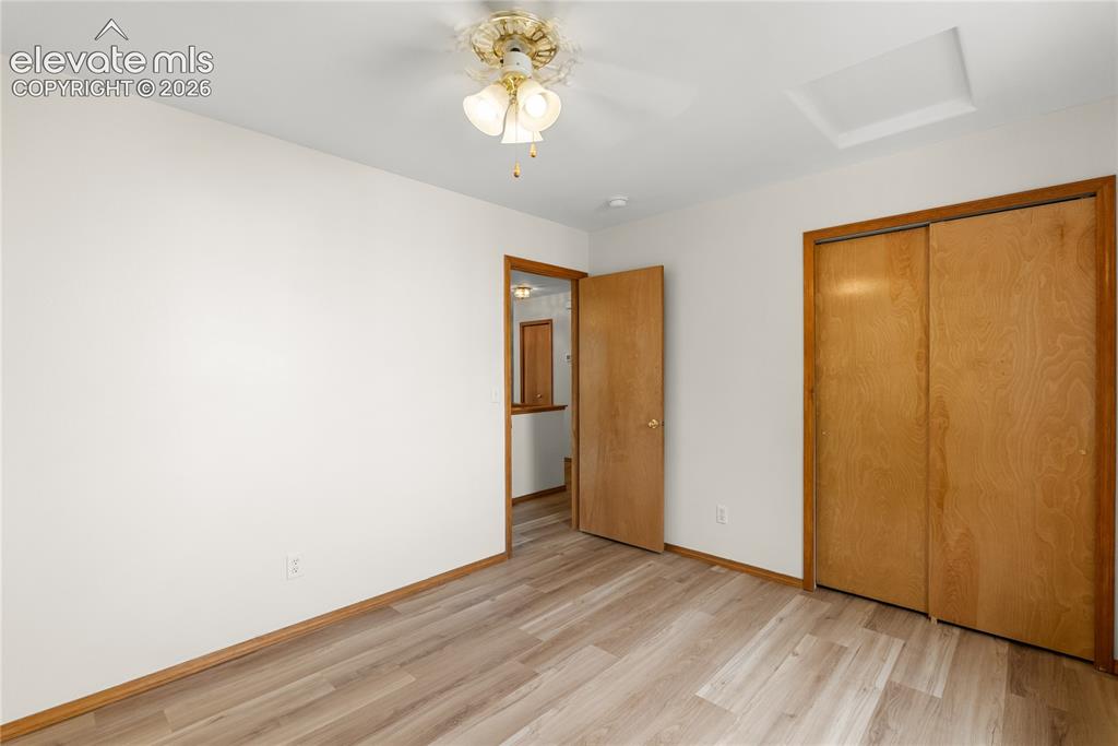 Image 18 of 45: Bedroom