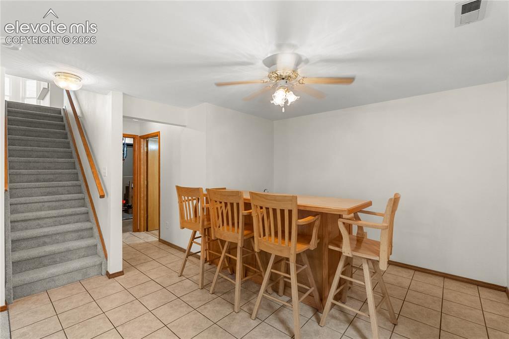 Image 24 of 45: Dining Area
