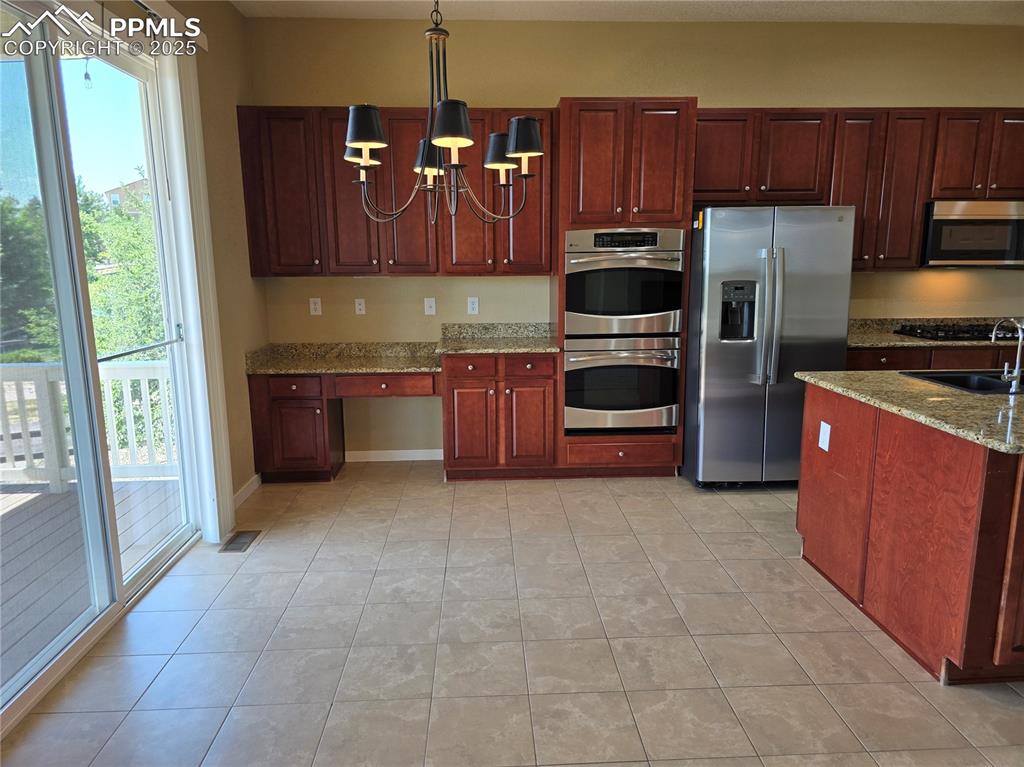 Image 3 of 27: Eating Space