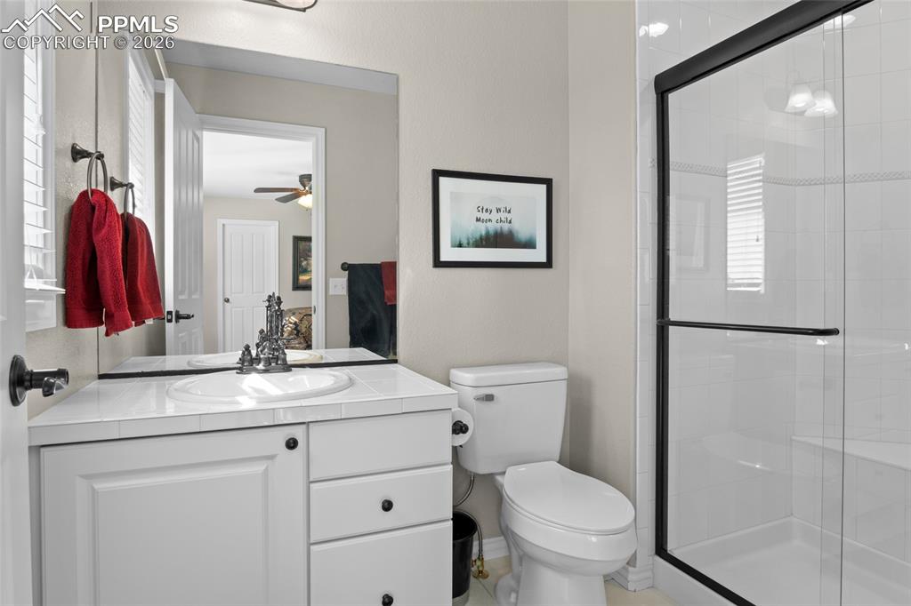 Image 26 of 47: Bathroom