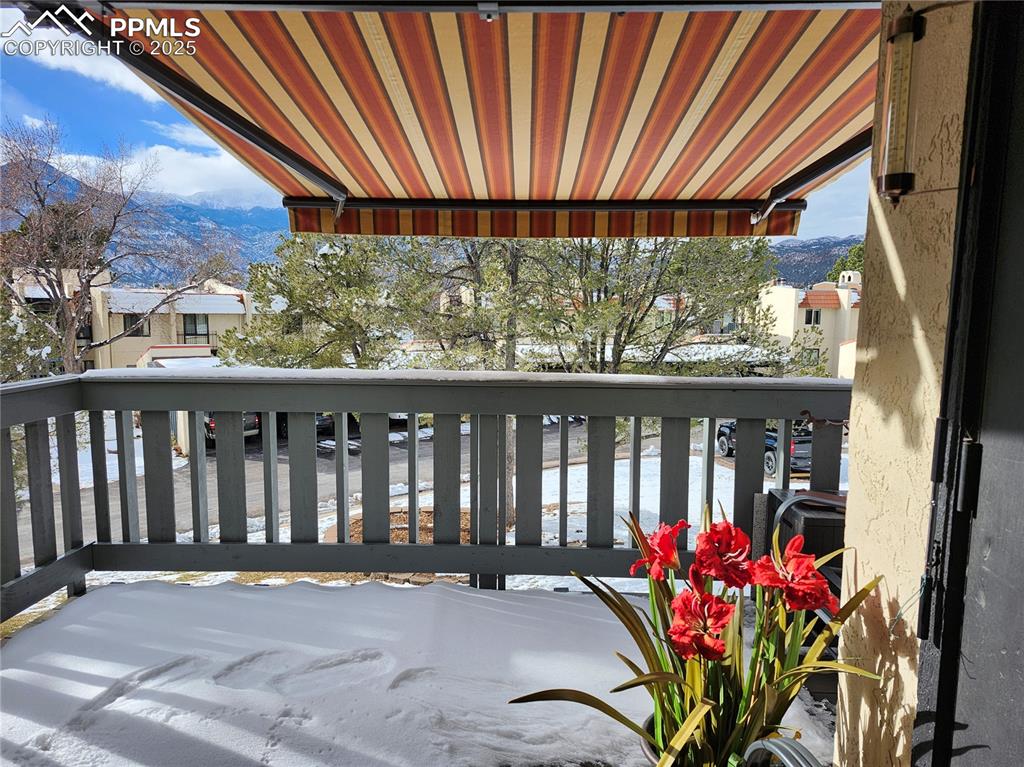 Image 20 of 27: Balcony