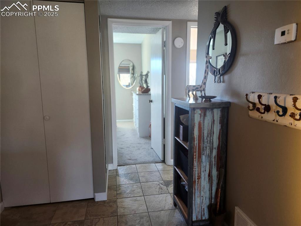 Image 3 of 27: Entry