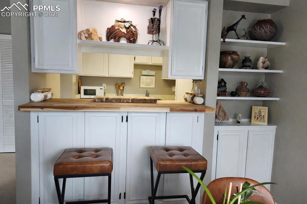 Image 8 of 27: Kitchen