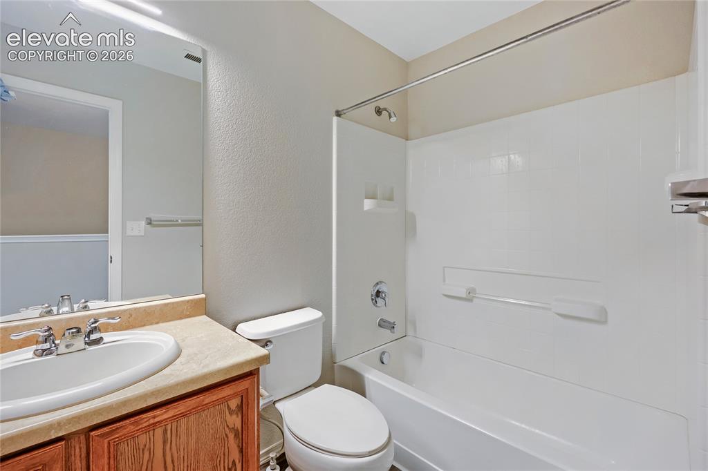 Image 26 of 29: Bathroom