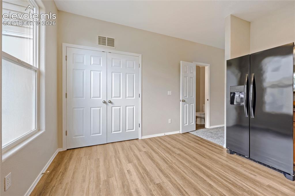 Image 9 of 29: Kitchen