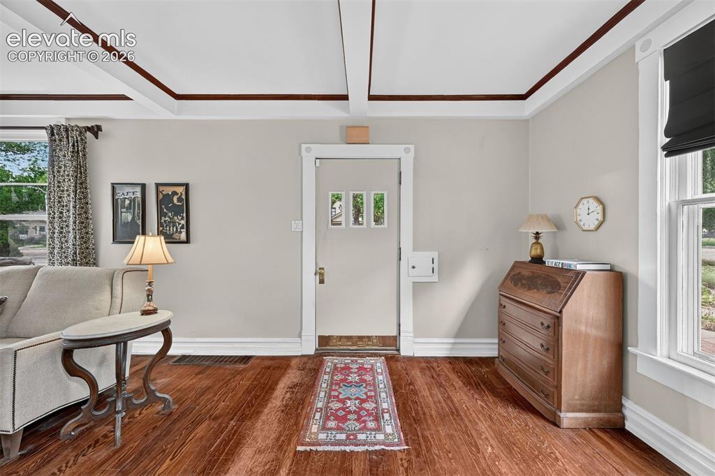 Image 9 of 50: Entry