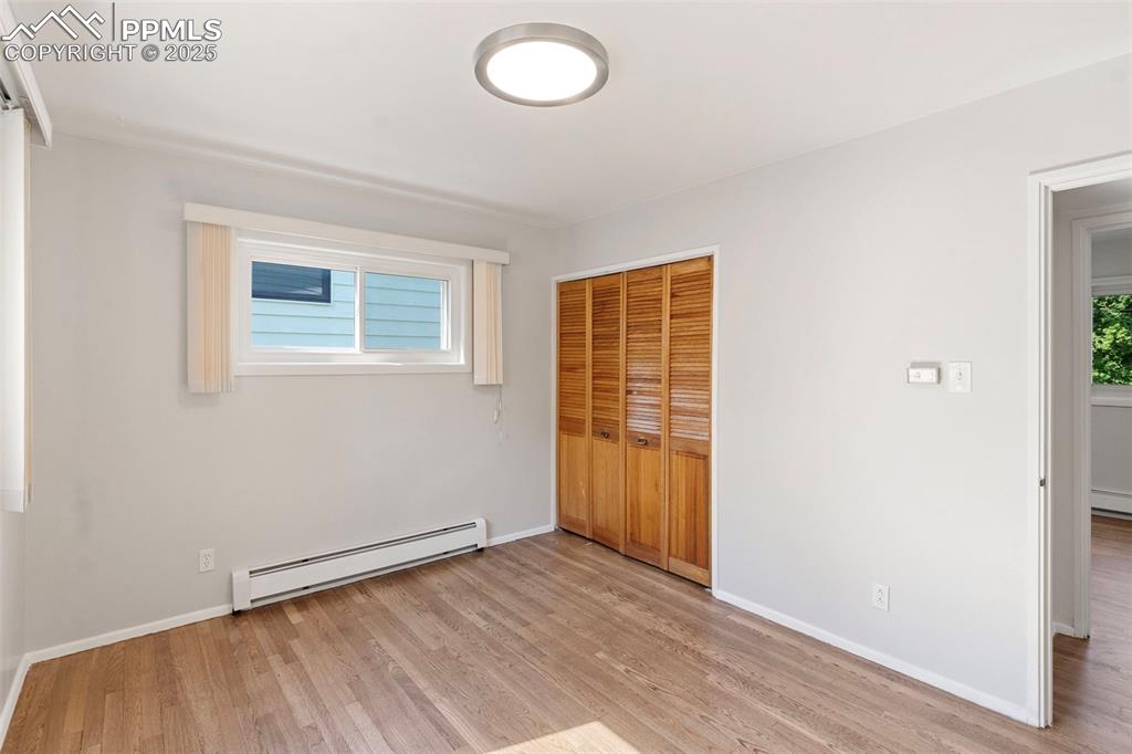 Image 17 of 27: Bedroom