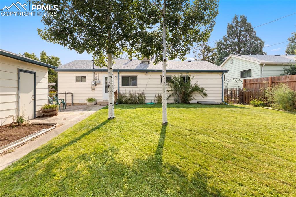 Image 24 of 27: Back of Structure