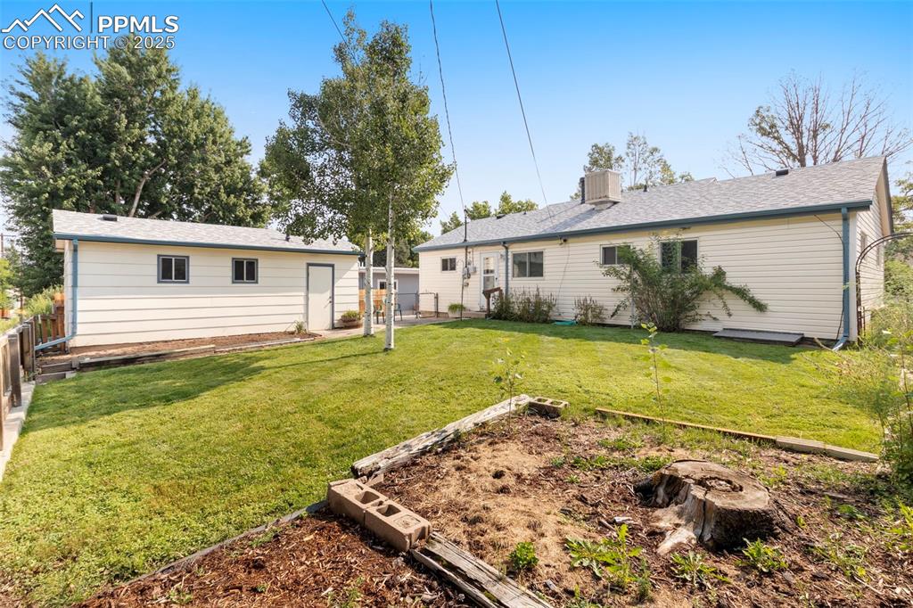 Image 25 of 27: Back of Structure