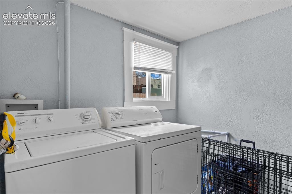 Image 13 of 19: Laundry