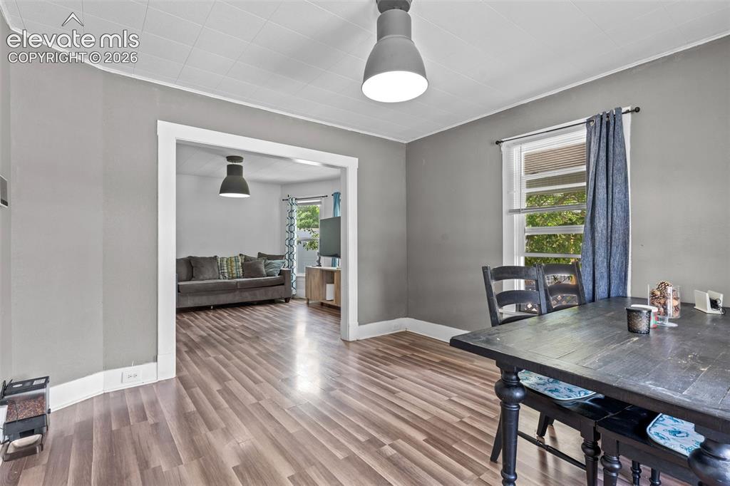 Image 6 of 19: Dining Area