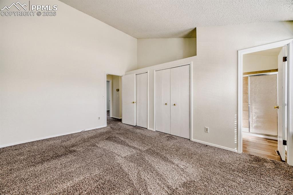 Image 14 of 26: Bedroom