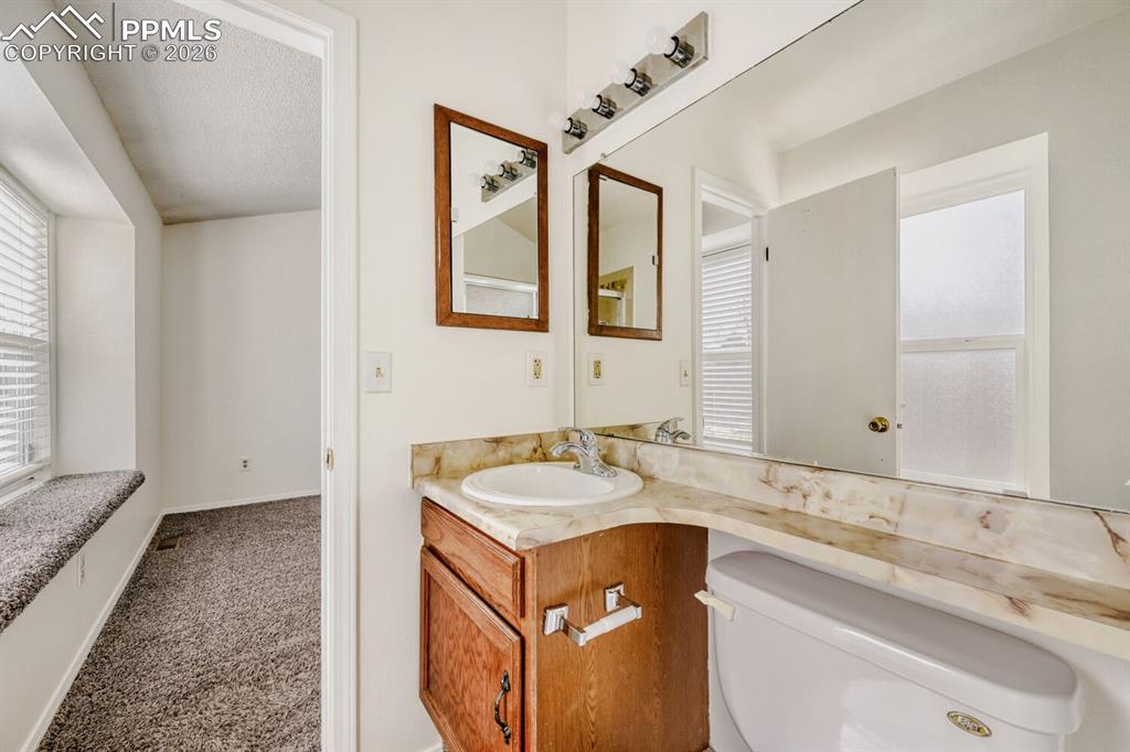 Image 17 of 26: Bathroom