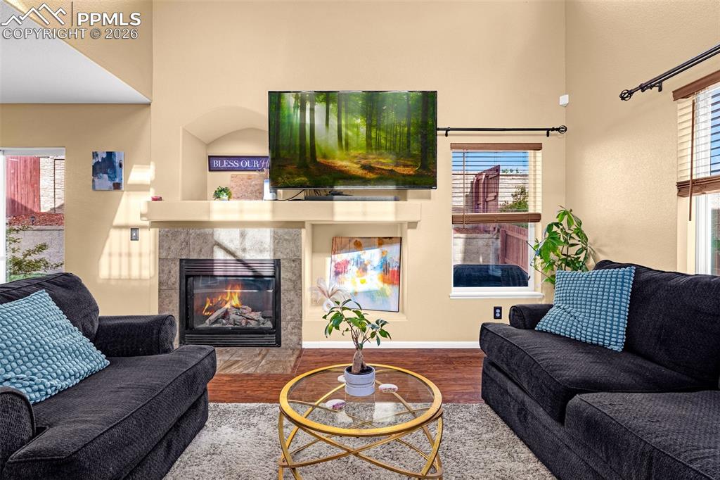 Image 4 of 44: Living Room