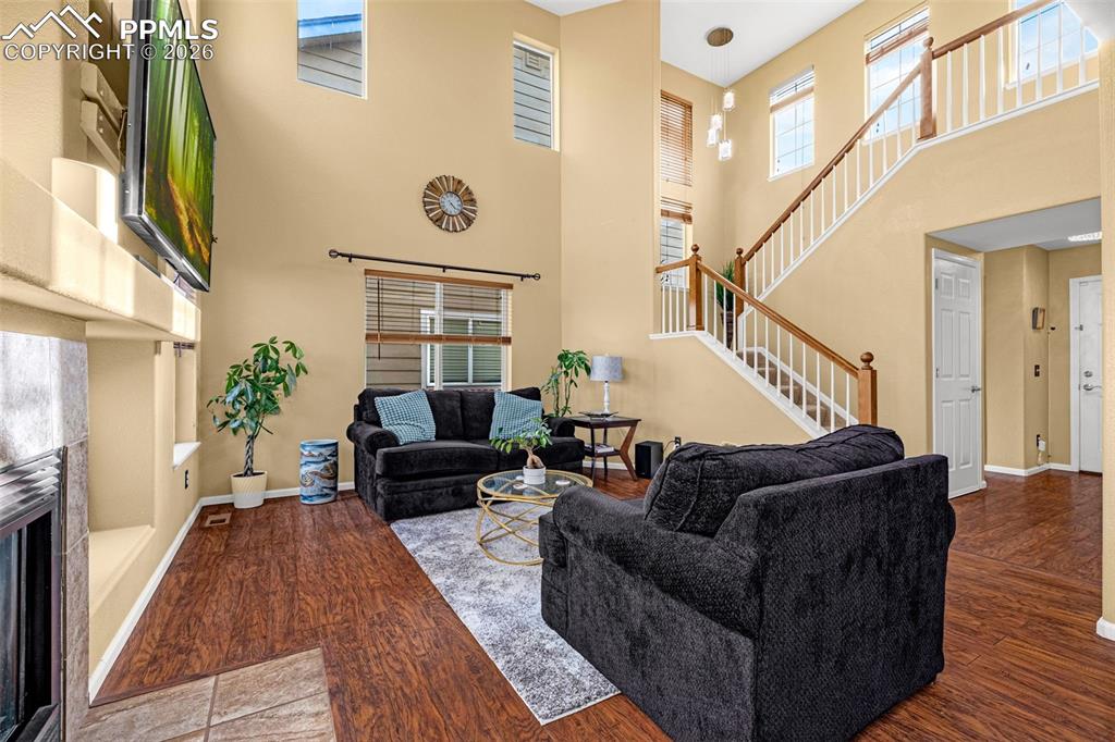 Image 6 of 44: Living Room