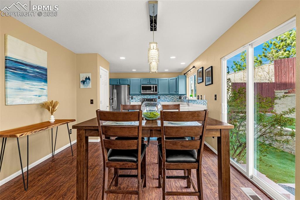 Image 8 of 44: Dining Area