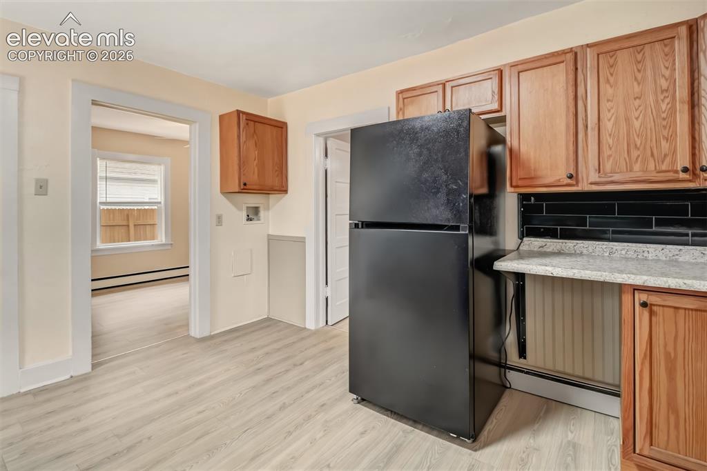 Image 7 of 34: Kitchen