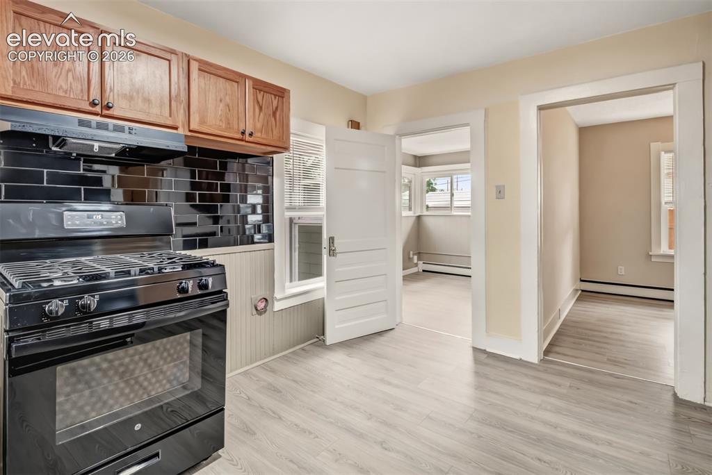 Image 8 of 34: Kitchen