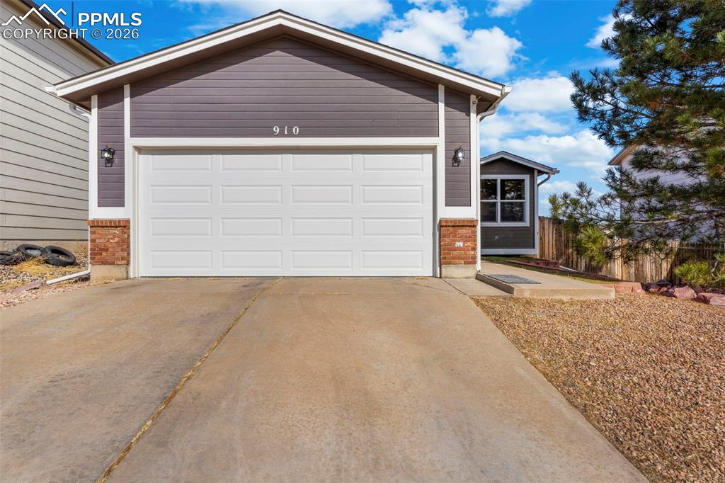 Image 2 of 34: Front of Structure